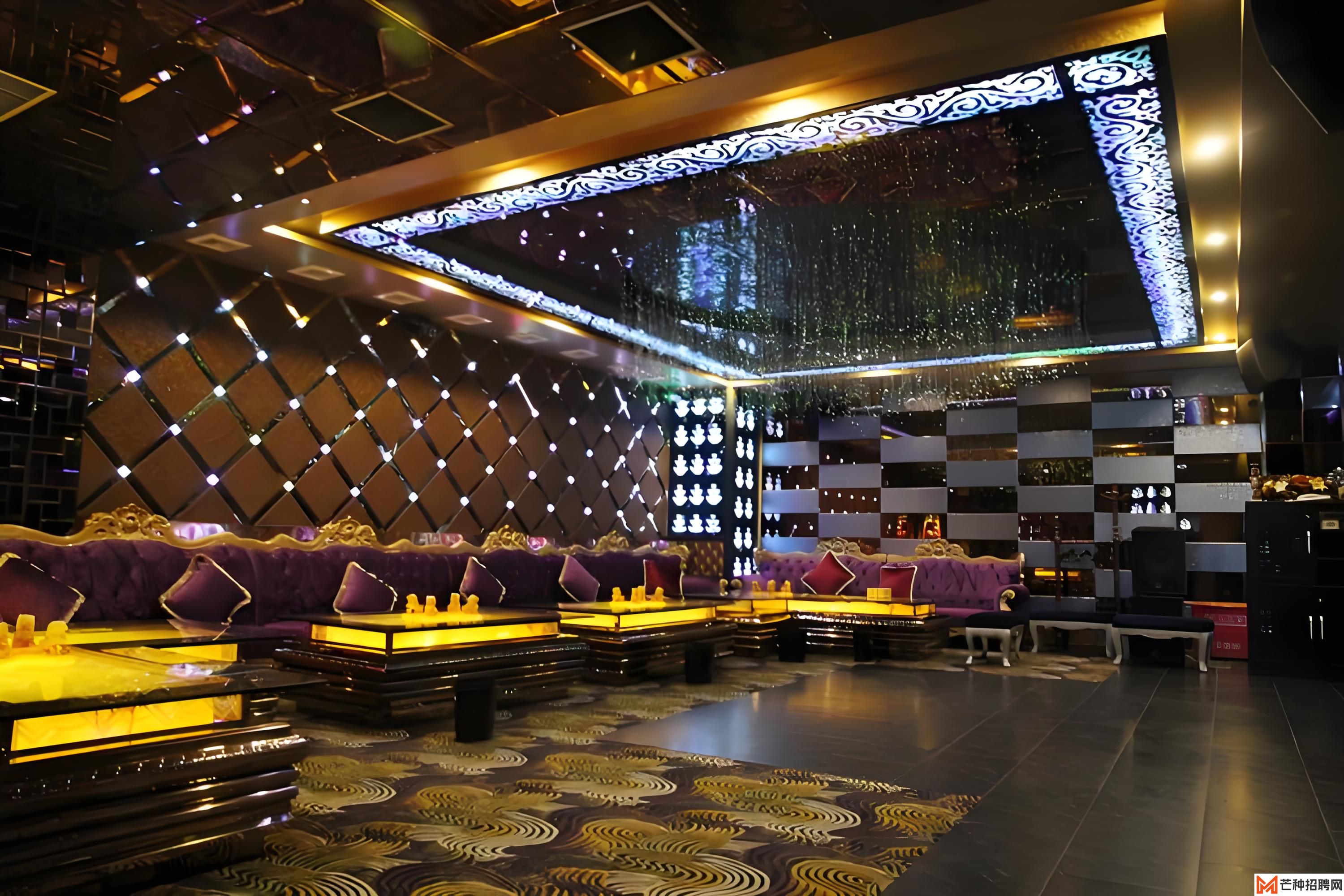 南京夜色撩人：露天酒吧漫步指南