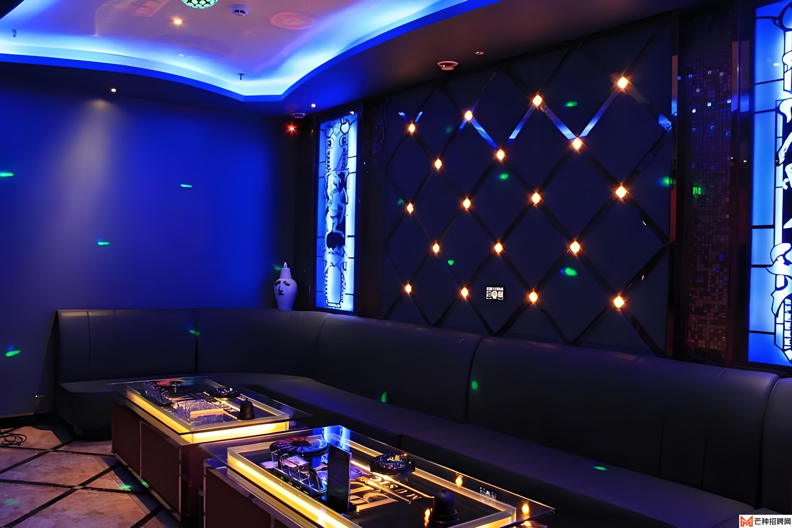 南京夜场穿搭指南：如何成为全场焦点